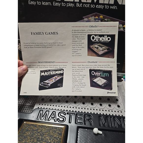 Vintage 1981 Pressman Mastermind Strategy Hidden Code Peg Board Game - Complete - Picture 3 of 5